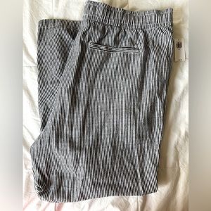 Old Navy High-waisted striped cropped linen blend tapered pants